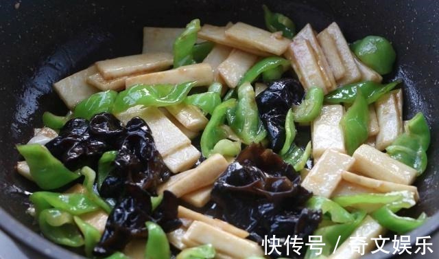 山药炒木耳|夜里总失眠试试这菜,静心养神,改善睡眠,让人一觉睡到自然醒