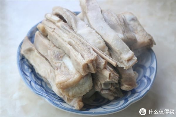 羊排这样做真香，肉都离骨了，一锅炖3斤吃起来太过瘾了