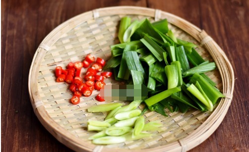 冬天|冬天最馋的一道菜,只需下锅一炒,不加一滴油,太香太下饭了