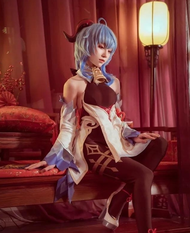 甘雨|《原神》甘雨cosplay,完美身材与气质,太美了