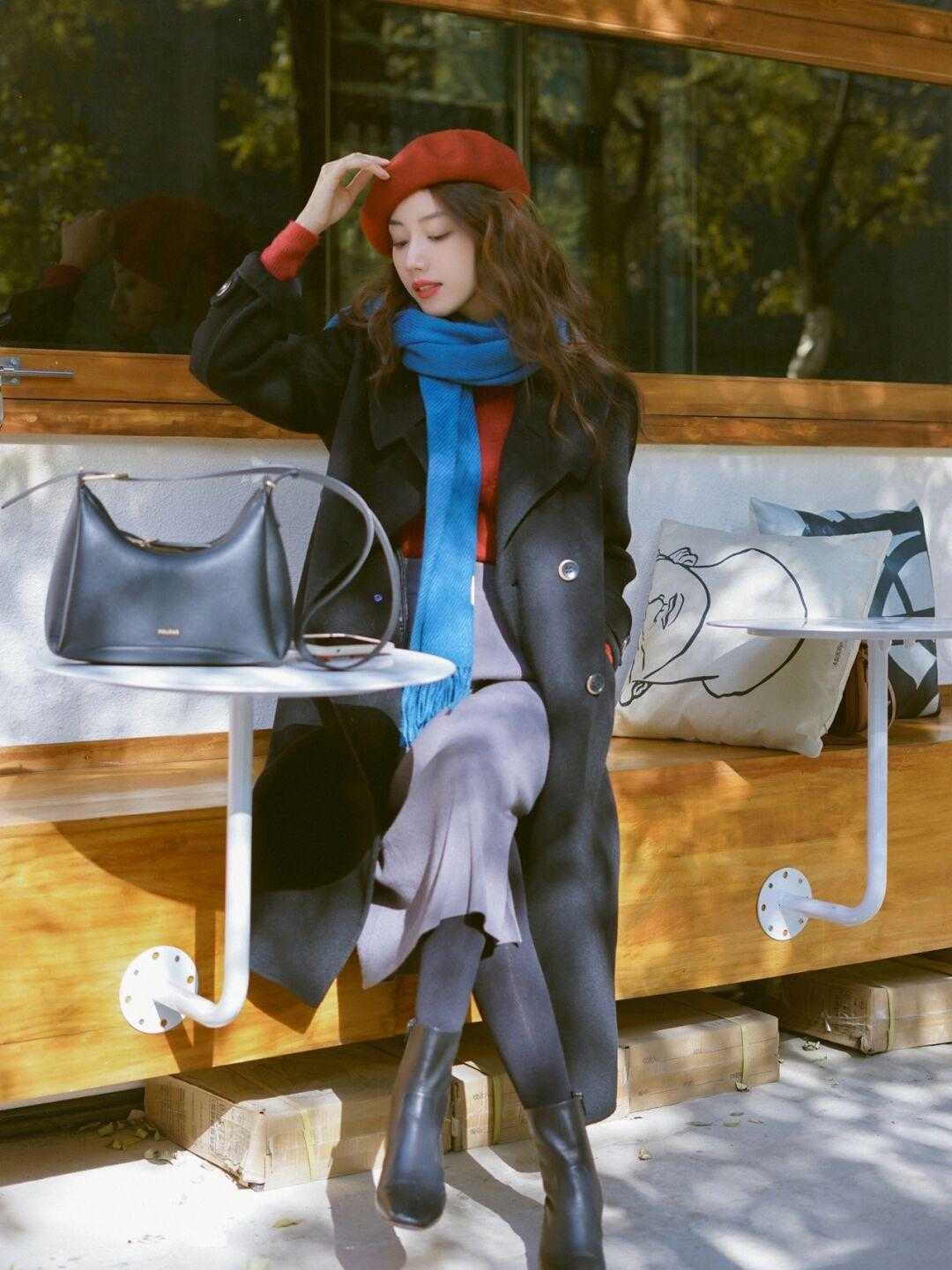 搭配|别再用九分裤搭短靴了!今年最流行的是半身裙+及踝靴,谁穿谁美