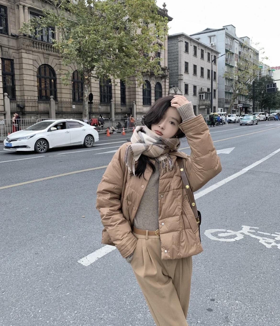 脖颈处|冬季围巾怎么搭才好看?掌握这4种方式,不光保暖还能提升气质感