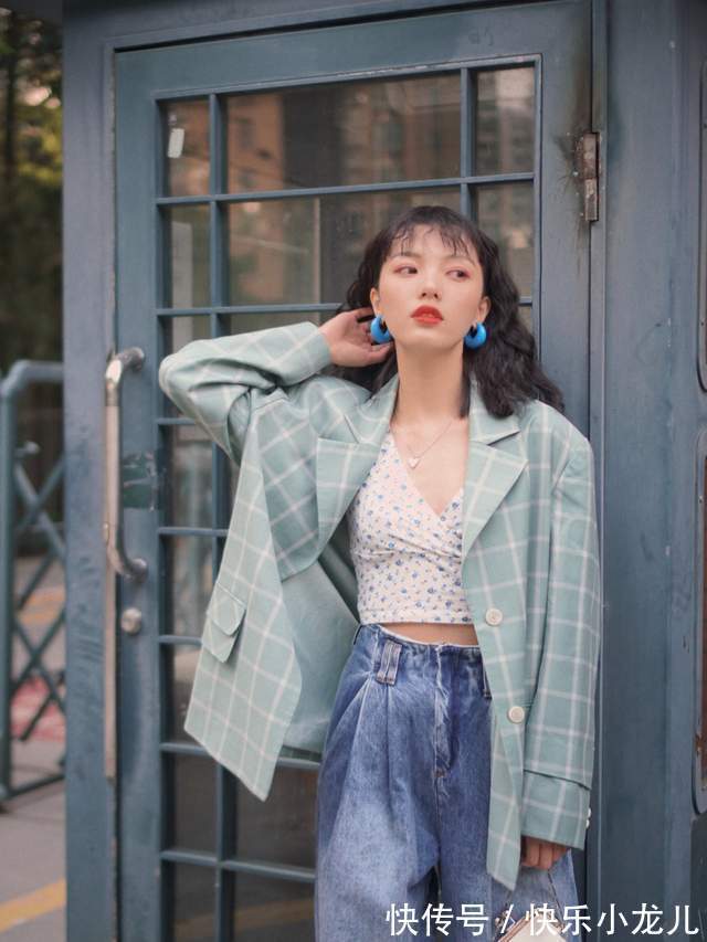 香风|秋天不穿裙子也很浪漫,针织开始搭配牛仔裤优雅大气,高级时髦