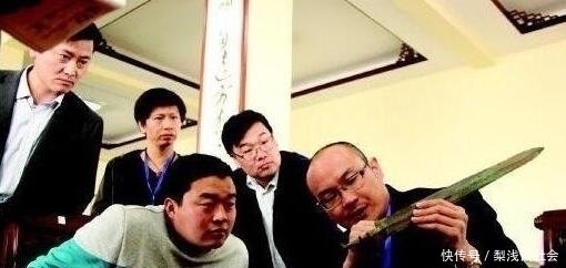 老农|老农捡到铜虎,2次上交专家都称是假货,10元卖掉如今值上亿