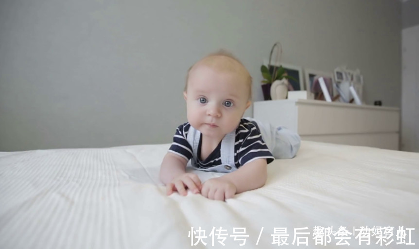 后脑勺|宝宝多趴好处多!父母不要耽误了宝宝练趴的黄金期!