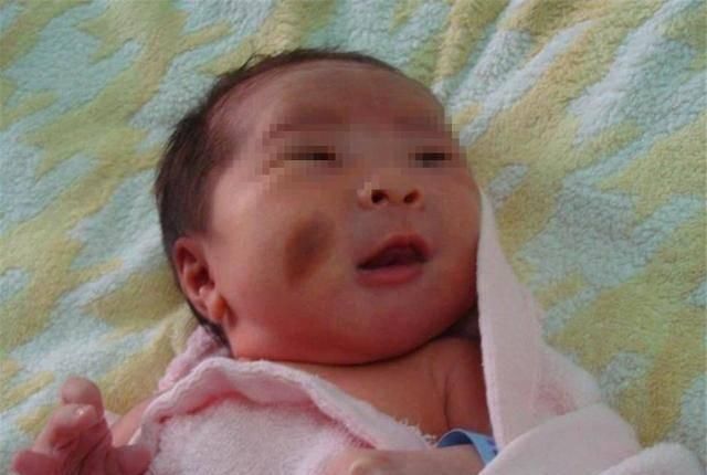 浴室|“宝宝乖”宝妈给2岁娃洗澡中途拿浴巾,没想到永远失去了孩子