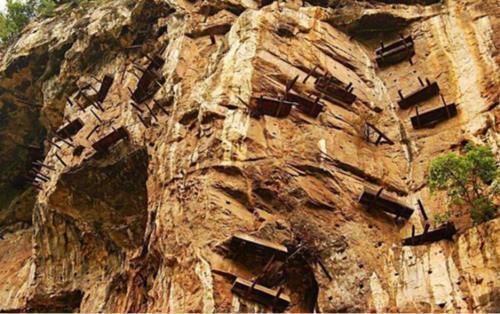 悬赏@古人怎样将棺材放在悬崖上专家悬赏40万求解,却被老农轻松解答