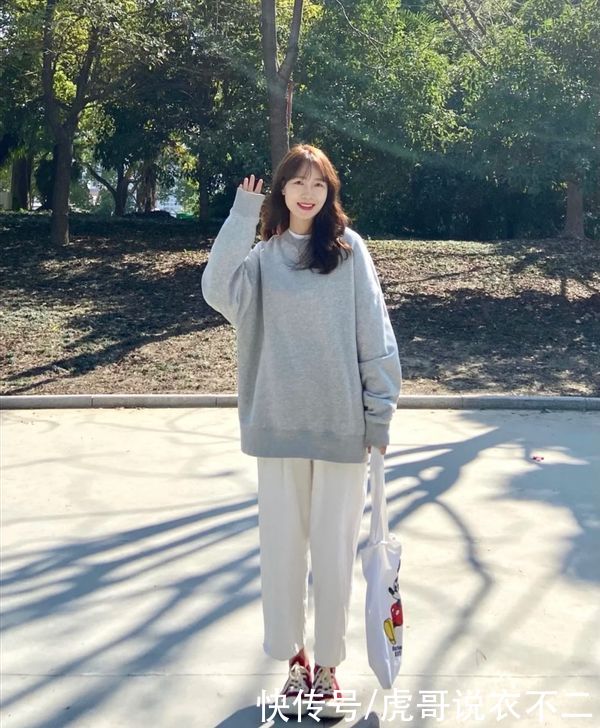 春季穿搭小妙招：颜值不够，“亮色鞋子”来凑