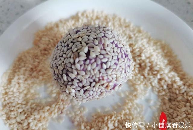 用薯泥制作甜品，过年的时候与家里的小孩一起动手，乐趣多多