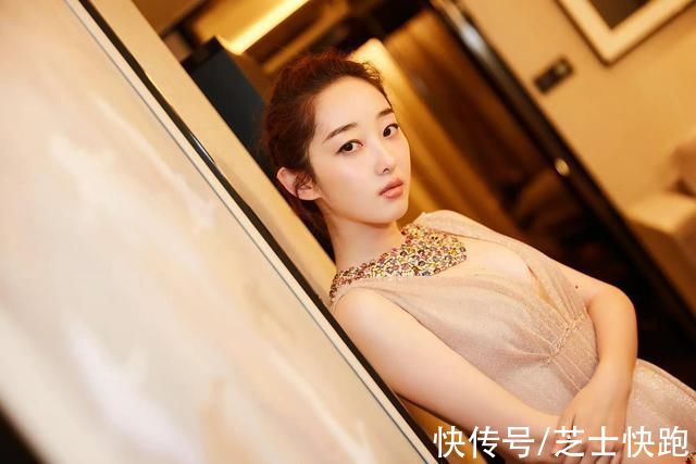 “是非不分”蔣夢婕：曾聲援揍女友的蔣勁夫，還稱一個(gè)巴掌拍不響