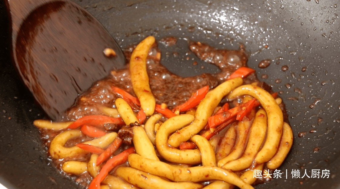 土豆别再炖肉了，教你一个新吃法，好吃到停不下来，比吃肉香！