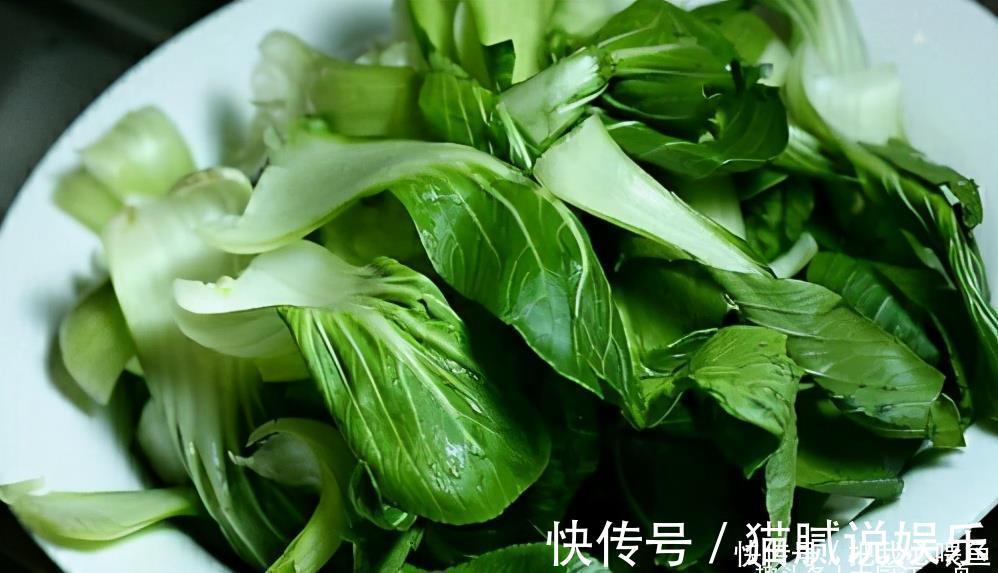 油菜|家里老保姆教我，炒青菜的3个诀窍，青菜不发黄出水，你不学吗？