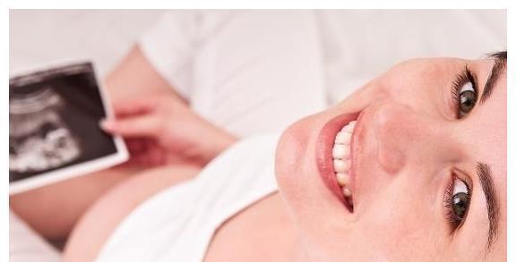 羊水|怀孕后,为何有的不显怀,有的肚子却大得像球?多半和这4点有关