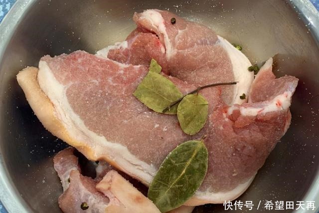  发霉|冬天腌腊肉，学会“2腌1涂”，腊肉咸香入味，经久耐放不发霉