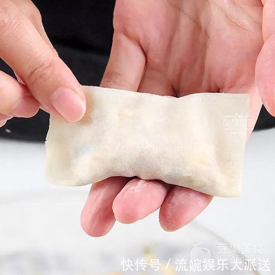 鹅妈妈钛晶|豆腐锅贴的做法