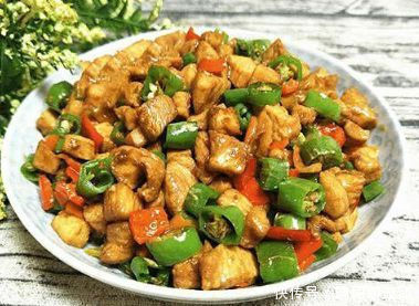 做法|鸡肉这样炒着吃,一上桌就光盘,做法简单,好吃又下饭