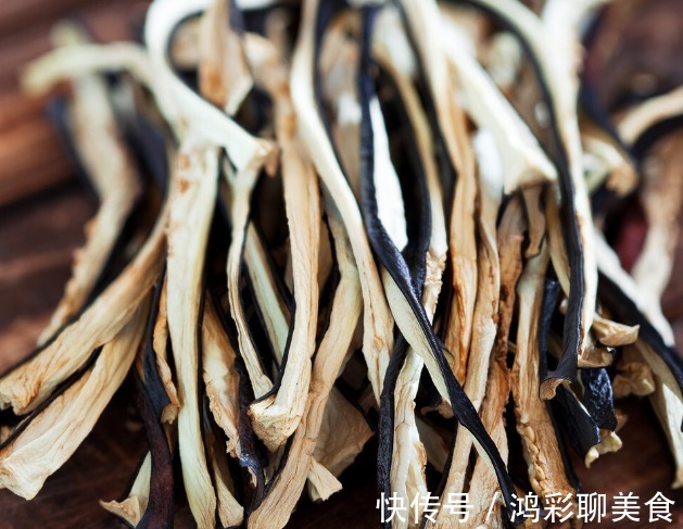 冬天|夏天农村人将这9种蔬菜晒干，3种焯水晒、6种直接晒，冬天炖肉香