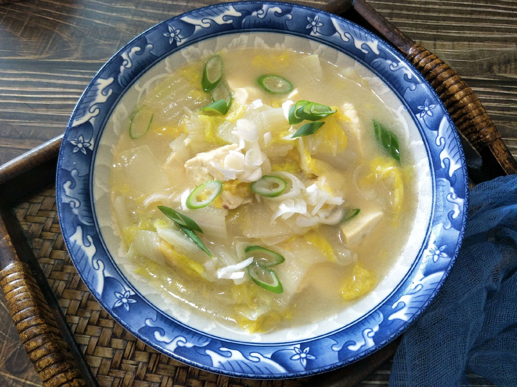 白菜炖豆腐，先放白菜还是先放豆腐？分享好吃的做法，白菜更香