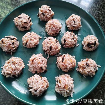 小孩|大人小孩都爱吃的儿童版「紫糯肉丸子」，学起来