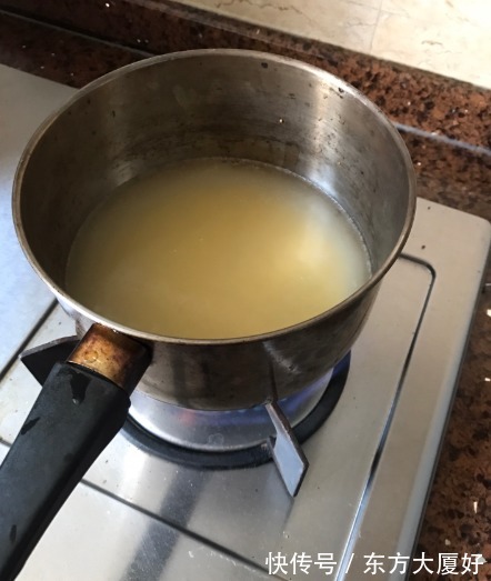 小米别再煮粥了,教你这个新吃法,加1个鸡蛋,好吃解馋