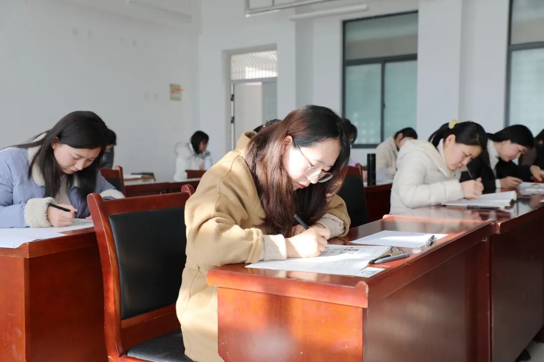 初级中学|菏泽这所学校的做法亮了！老师和学生同一套试题参加考试...