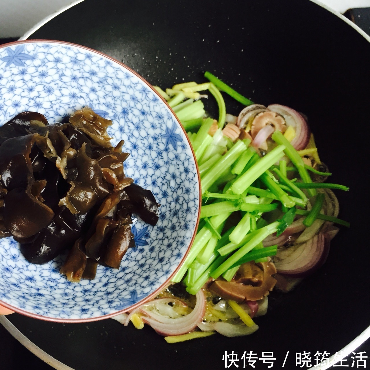 爆炒|爆炒腰花的正确做法，鲜香滑嫩又解馋，制作简单好上手