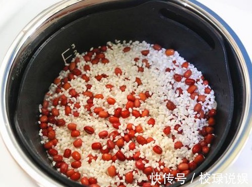 晚上睡前蒸一锅,第二天的早餐就有了,好吃又省事,还能美容养颜