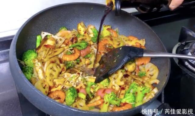 麻辣|秘制麻辣香锅,在家都可以做,想吃多过瘾就多过瘾,不用出去买了