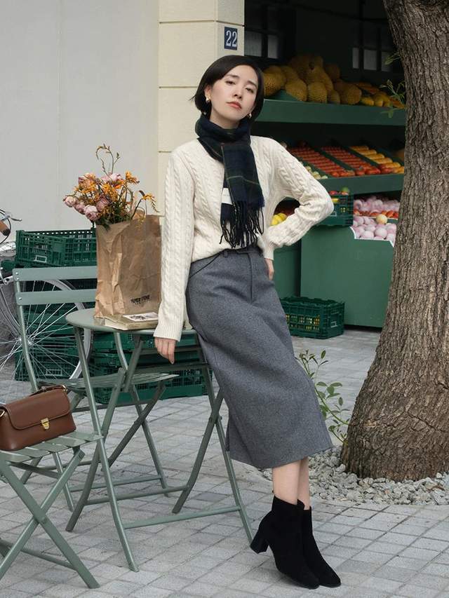 半身裙|步入中年后要学会的“针织衫”搭配,看这位博主就够了,chic优雅