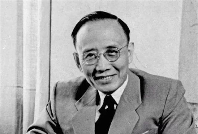 郭沫若!郭沫若与鲁迅交恶大半生,两人文笔相差多少?两首七律,高下立现