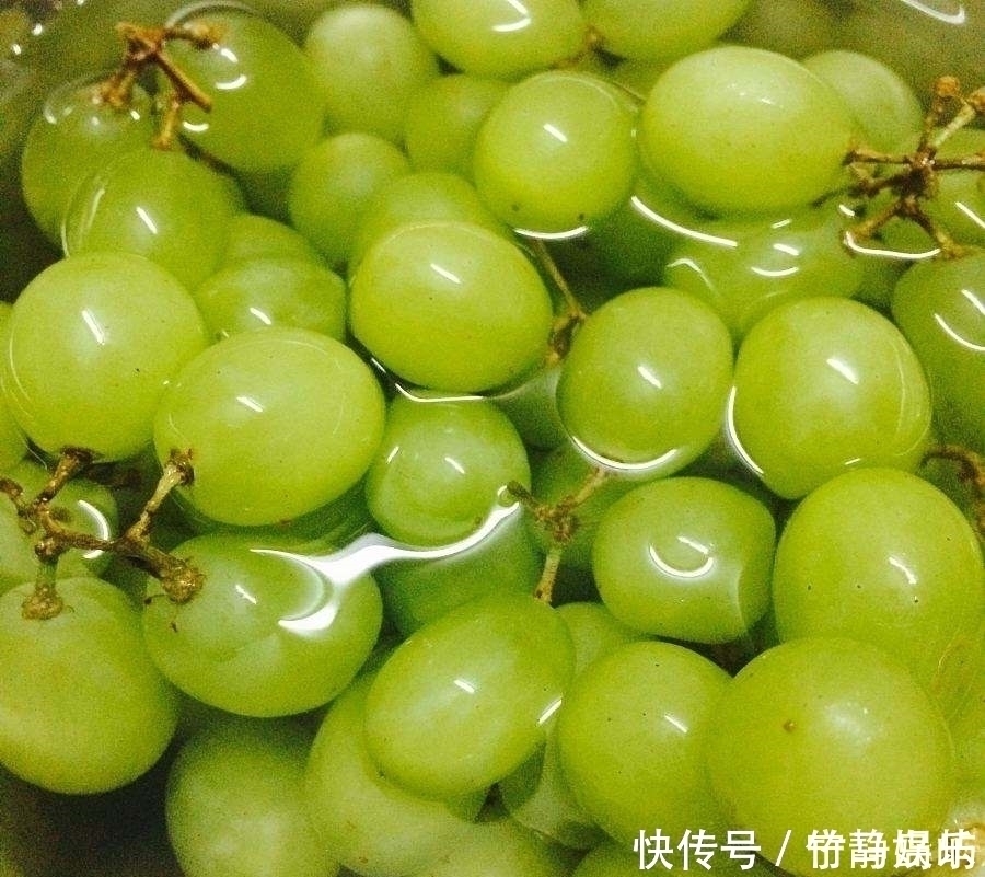 对女人最好的水果,晚上当零食吃几颗,淡化皱纹,肌肤光滑细腻