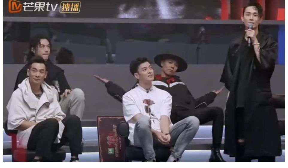 趙文卓|《披荊斬棘的哥哥》：陳小春出奇招，隊(duì)長(zhǎng)張晉卻只敢求穩(wěn)，太可惜