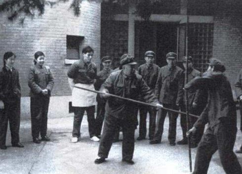 不肯受戒|许世友上少林寺，为何不愿受戒，练武八年最终打出山门