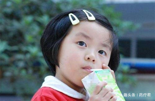 常温奶|常温奶的营养价值,真比鲜牛奶低很多吗孩子到底该喝哪个