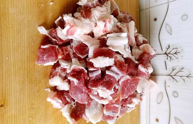  回甘|今日菜谱：大叔教你牛肉炖萝卜，清香回甘，软烂入味，家人爱吃！