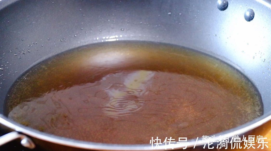 年夜饭的压轴菜，脆耳黄金卷，好吃又好看，寓意心花怒放