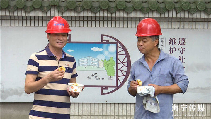 开炉|凌晨3点！海宁“月饼奶奶”开炉，1000多个月饼送街坊