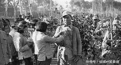 将军|农民将军甘祖昌：15岁革命，50岁授少将，52岁带全家14口回乡务农