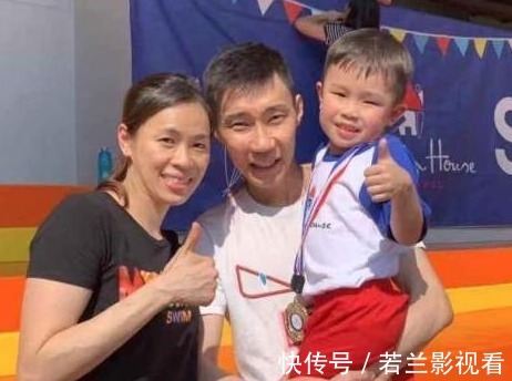 抗癌|李宗伟为38岁妻子庆生,千万抗癌成功2年仍消瘦,全家住皇宫附近