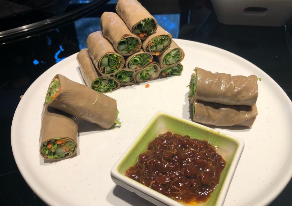  东北|东北小城吃高级餐馆：人均80元，看看吃啥菜了？感觉酒不便宜