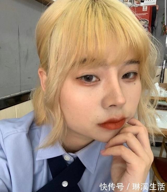 吊梢眼|西红柿ovo刷新“网红脸”标准,吊眼辨识度极高,厚嘴唇太醒目!