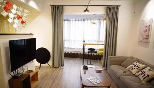 齐家青清|阳台纳入客厅后，靠窗的这1㎡居然让家里多了一间房