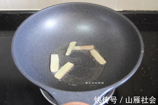 米酒|炖鸡汤时,不要直接下锅炖,多加这一步,鸡汤鲜味十足,好喝不腻