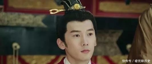 明孝宗弹个琴都躲起来,不是胆小怕事,人要懂得尊重的道理!