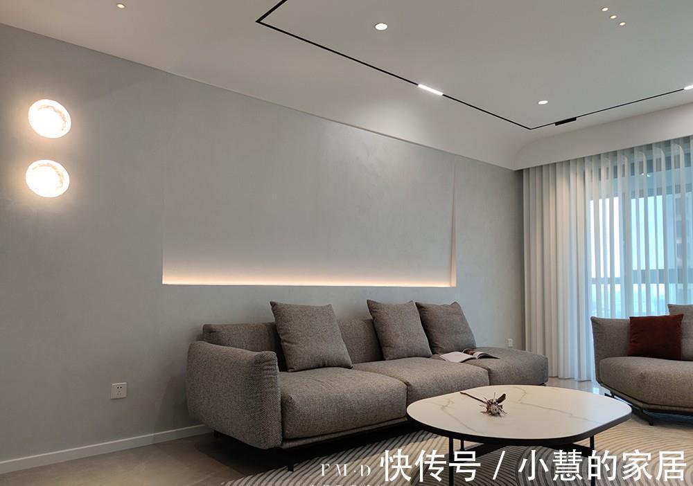 书桌|随着“去客厅化”流行,传统沙发墙也被取代,做置物型设计才实用
