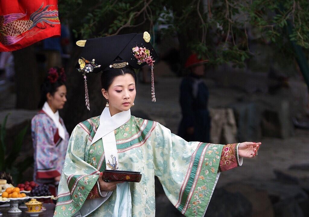 银子|仆人送错奠仪银子,高情商小县令将错就错,几年后狂升一品大员