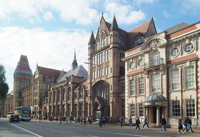 雕像!这座博物馆有个纳布西努雕像,它为何会在白天自转,专家给出解释