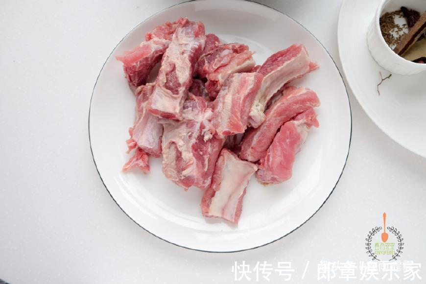 为什么做的排骨又柴还不香，大厨说第一步就做错了，难怪不好吃！