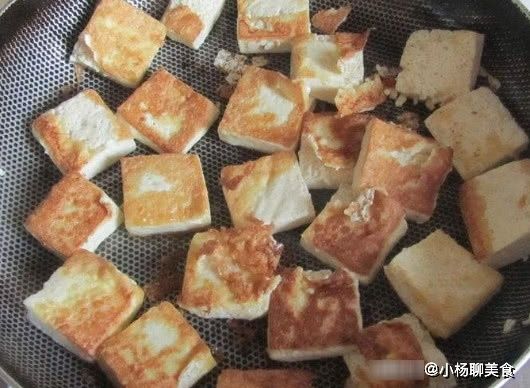 豆腐|炒豆腐加一把它，洗肠又刮油，排黑色臭便，5块钱成本，小肚子变