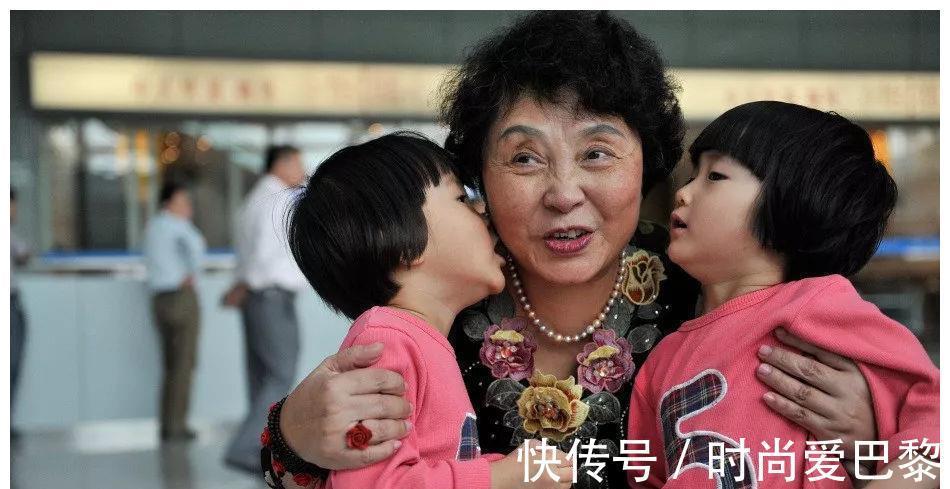 保姆|60岁盛海琳试管怀上双胞胎,两个女儿已小升初,一家四口过得咋